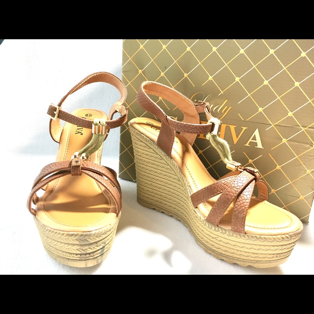 Women's platform Wedge Sandals SZ 6.5 Brown