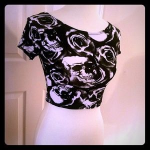 Skulls and Roses Crop Top with Short Sleeve