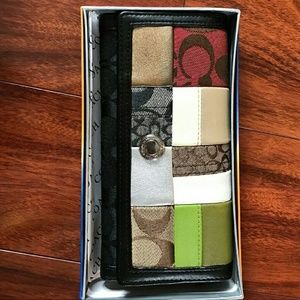 💖Tri fold Authentic Coach wallet💖