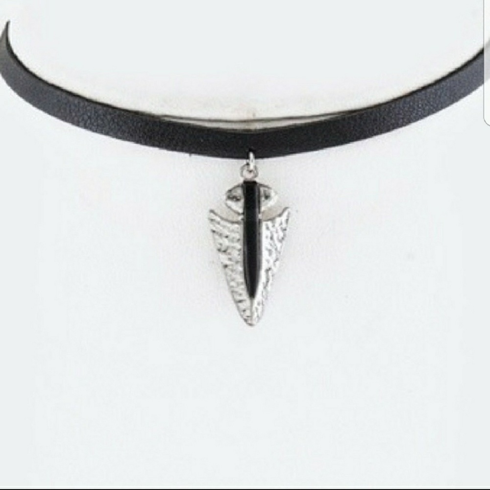 🎉🎉 HP!! 🎉🎉 Arrowhead Leather Choker