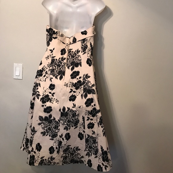 Amazing Dress 10 - Picture 4 of 8