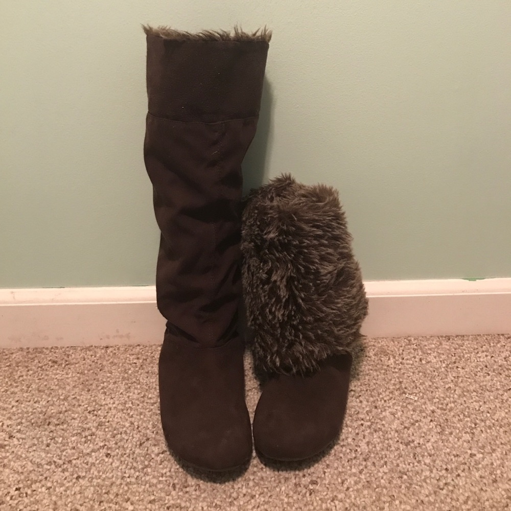 Brown, convertible rampage boot.