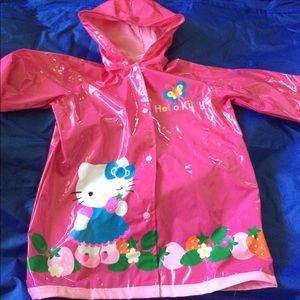 Hello Kitty rain jacket size 7 runs small 4/5