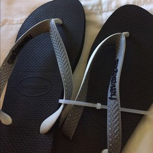 New havaianas sandals 9/10 W