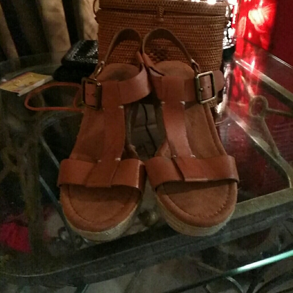"Lucky" espadrille about 3"in.s high tan leather