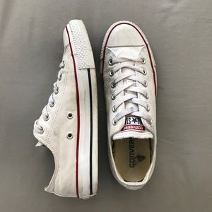 White Converse Chuck Taylor Low Top -- Women's 8