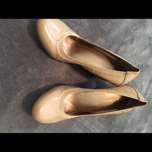 Patent beige dress shoes