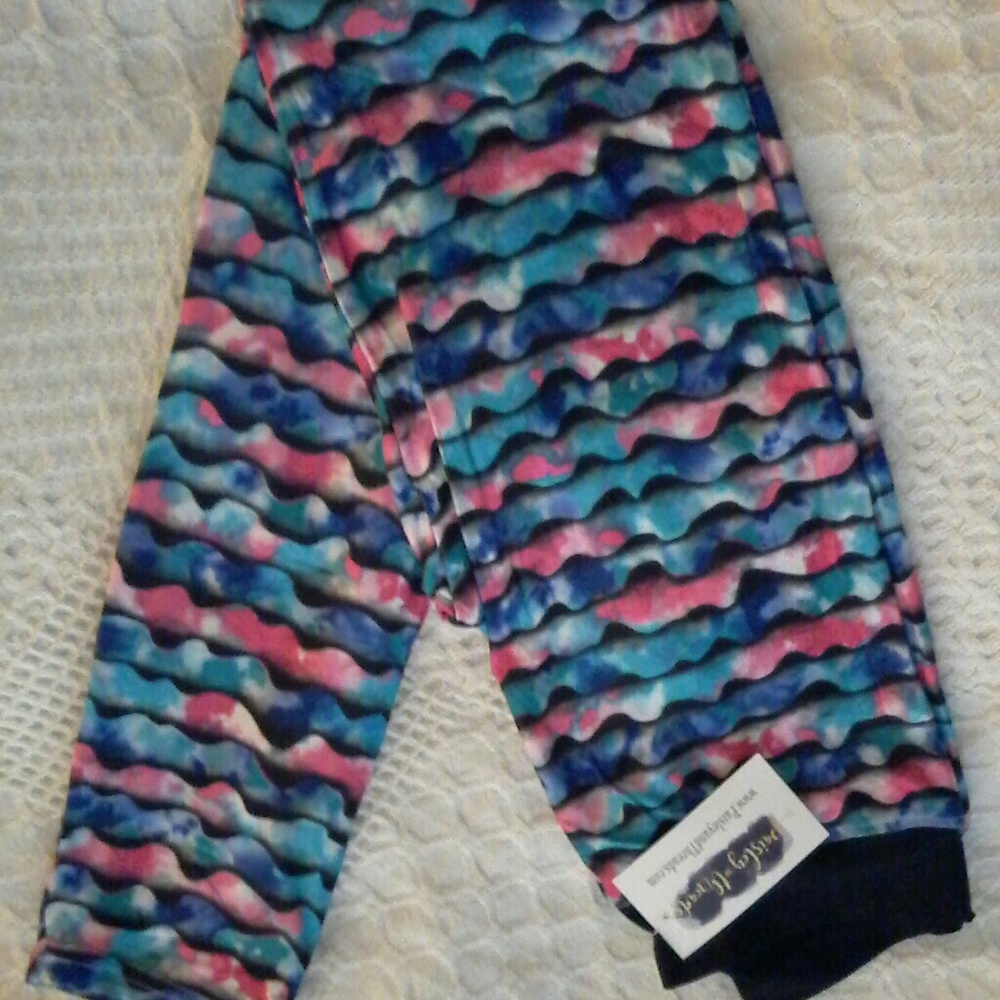 Paisley and Threads Color Wave leggings