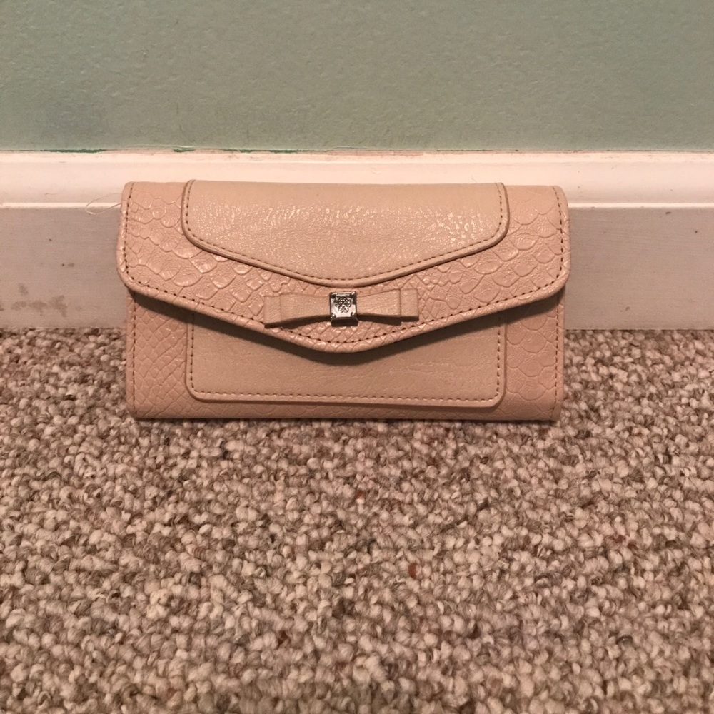 Pink Jessica Simpson wallet