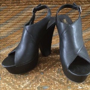 NASTY GAL BLACK WEDGES