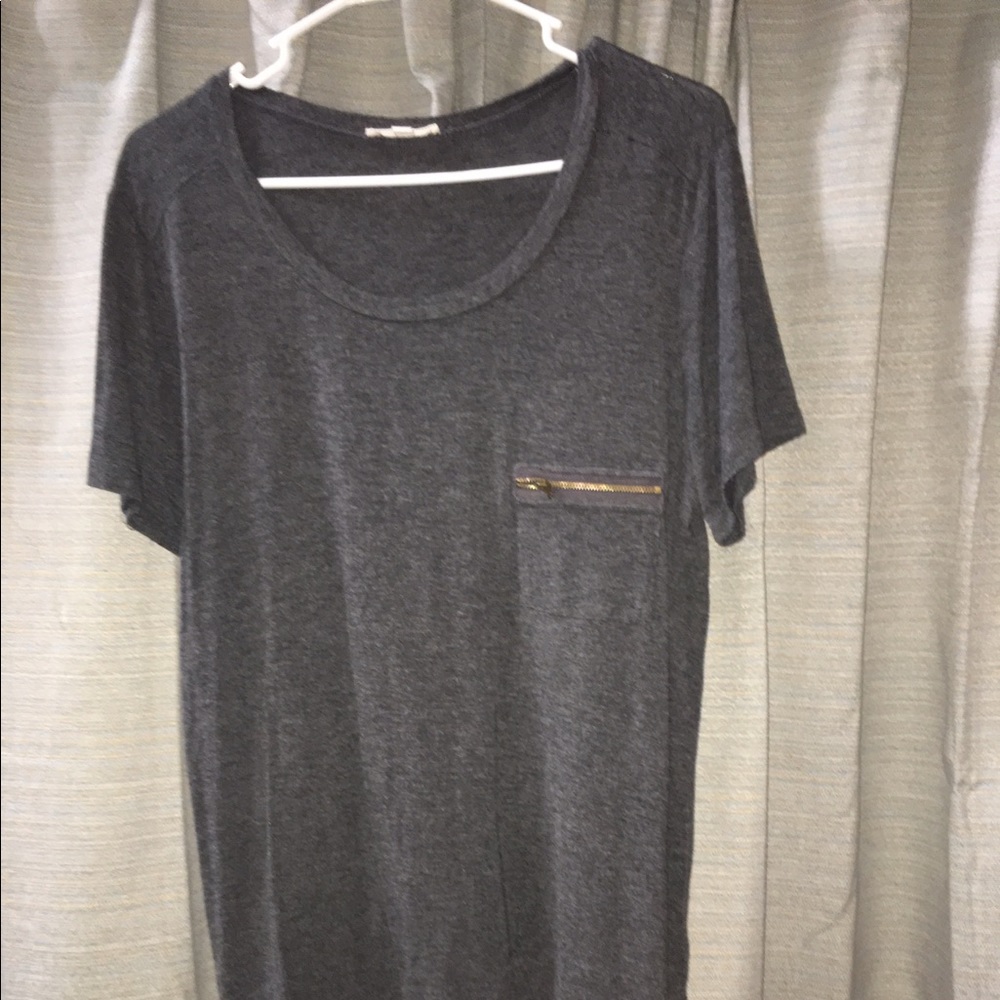 Zenana Outfiters shirt size large gray