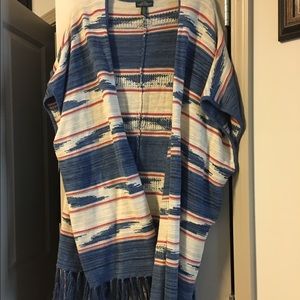 Short sleeve cardigan w/fringe