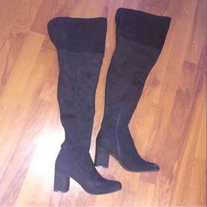 Black knee/thigh high boots