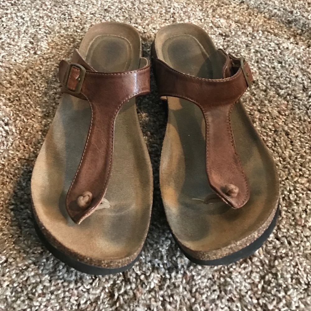American Eagle sandals