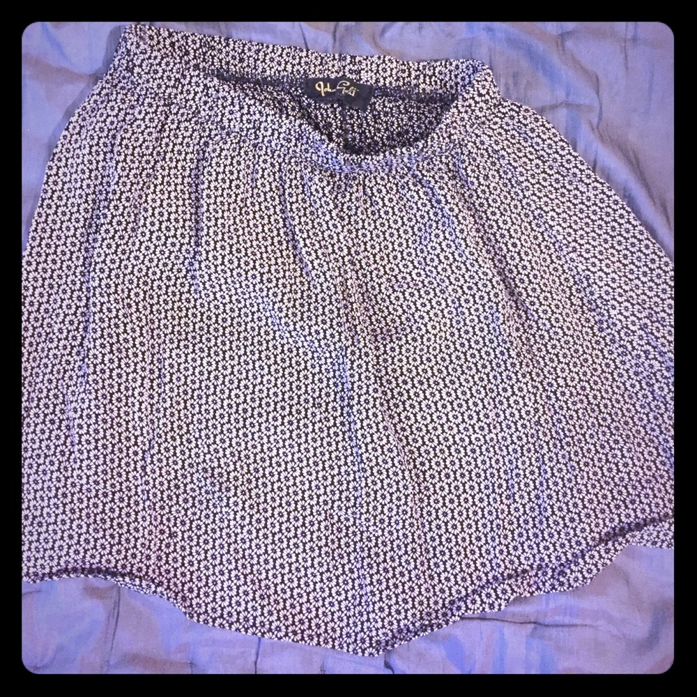 Brandy Melville John Galt skirt