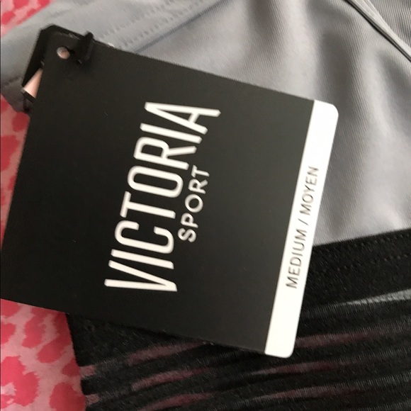 ✨M✨NWT Victoria's Secret high neck sports bra - Picture 4 of 8