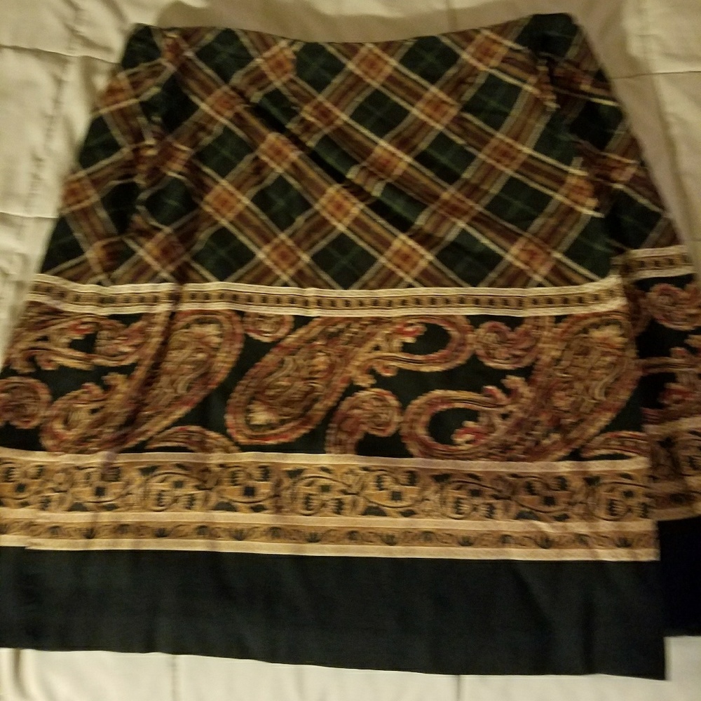 SOLD.     3 for $10)printed mini skirt