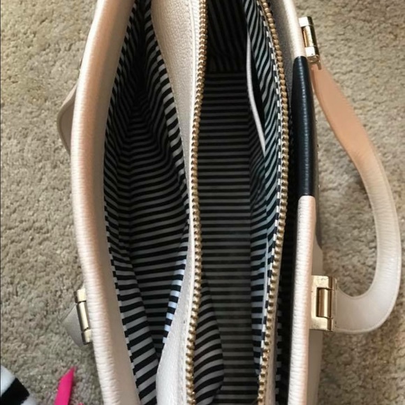 Authentic Kate Spade - Picture 4 of 4