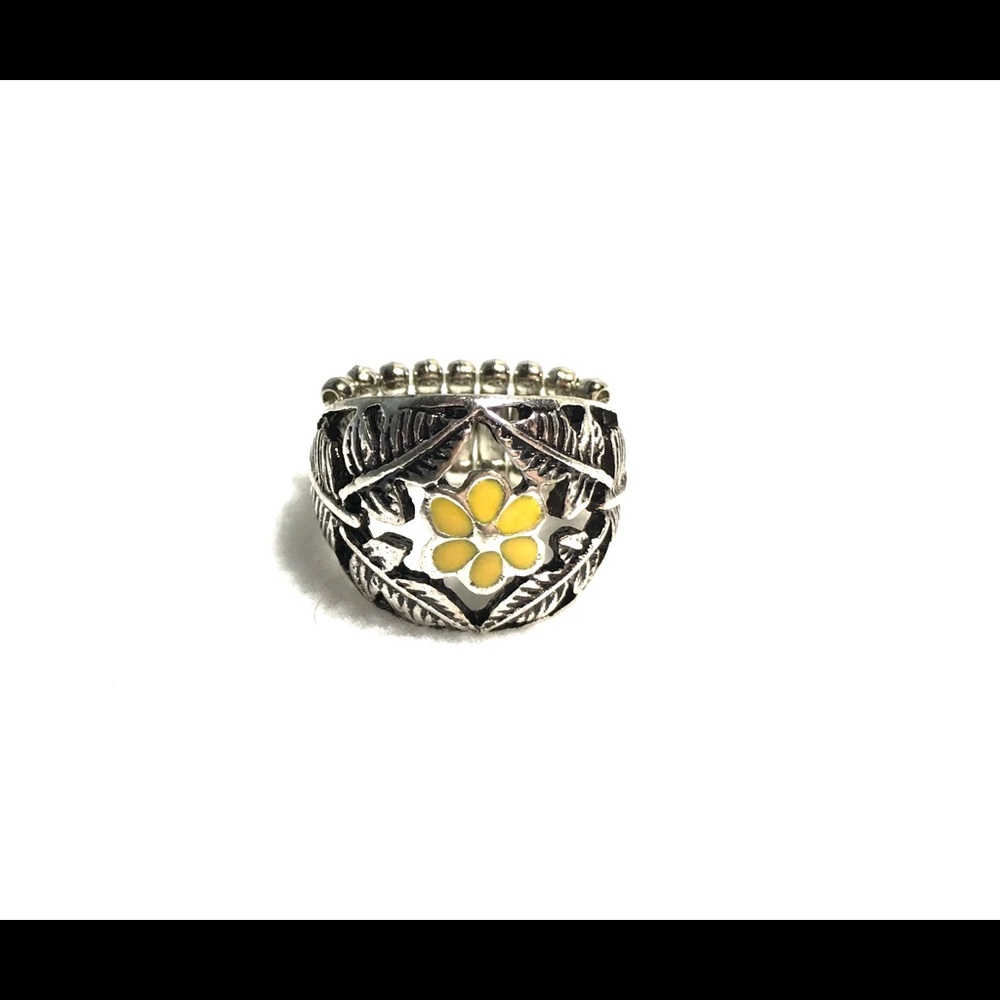 Silver fashion ring Stretchy with yellow flower