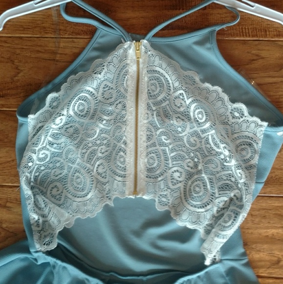 Last 1 SALE 🎉Dusty Blue Romper w/Open Lace Back - Picture 5 of 6