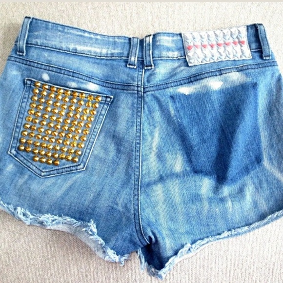 Guess flag shorts - Picture 2 of 3