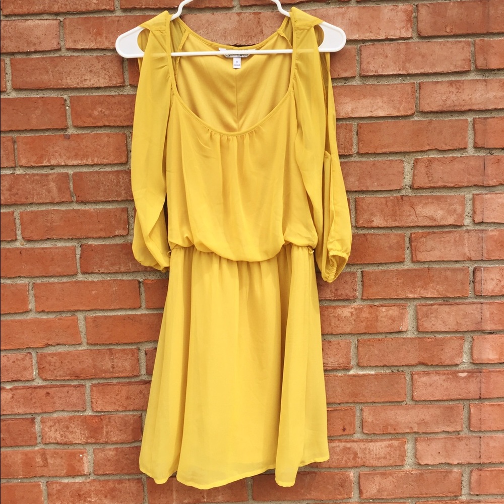 Yellow long open sleeve dress