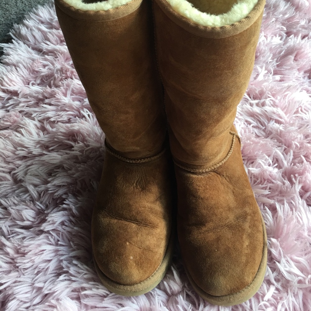 AUTHENTIC UGG Boots women size 8 brown