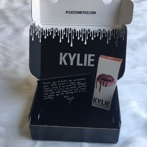 🆕 Kylie Lip Kit