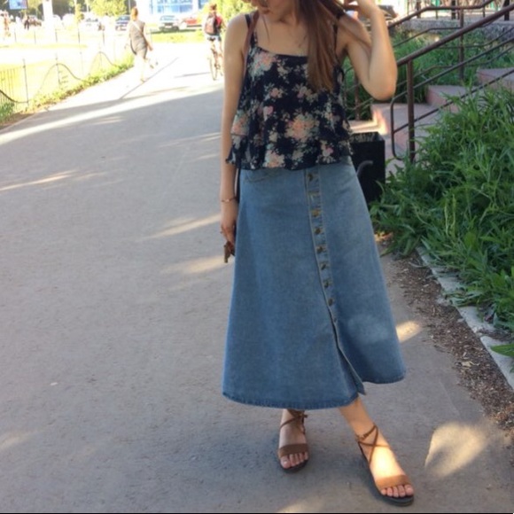 🎉HP🎉Spaghetti Strap Floral Chiffon Crop Top - Picture 6 of 7