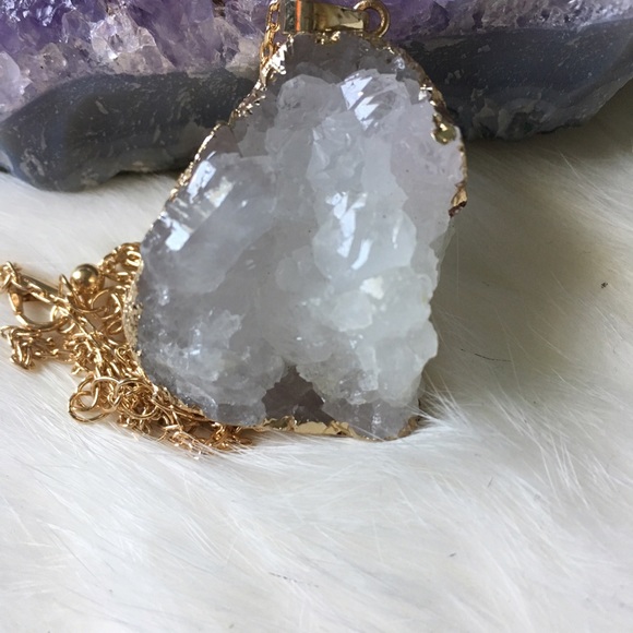 🎉HP🎉 Handmade white Druzzy necklace - Picture 3 of 4