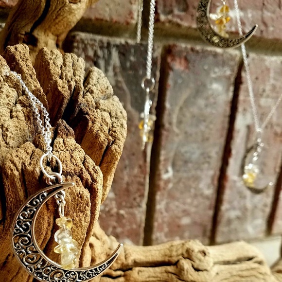 Eline Crescent Moon & Citrine Boho Necklace - Picture 4 of 4