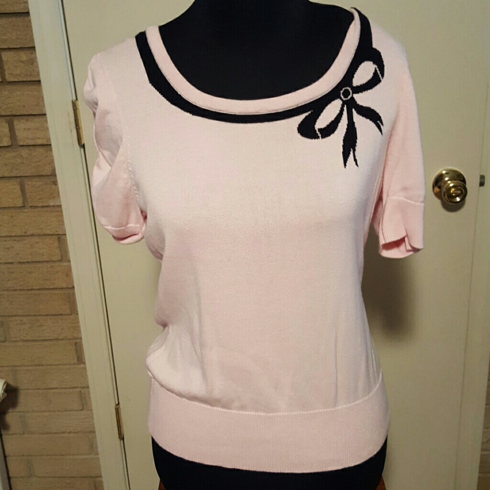 Adorable pink black top by Worthington sz med