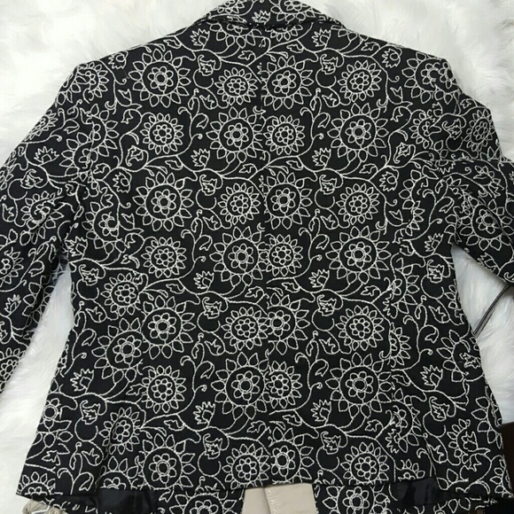 W Work to Weekend embroidered blazer - Picture 5 of 6