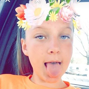 Meet your Posher, Ava