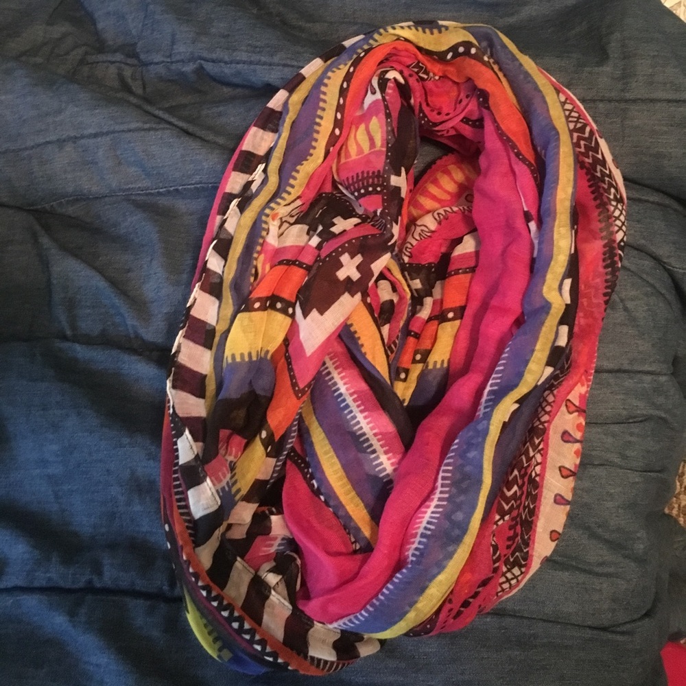Fun multicolor infinity scarf!! - Picture 4 of 4