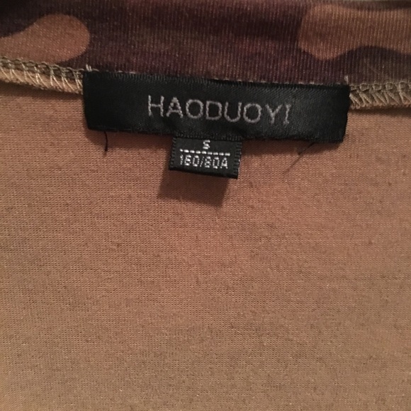 Camo V Neck tee - Picture 2 of 2