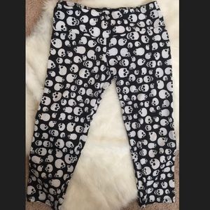 Onzie Skull Capri Leggings