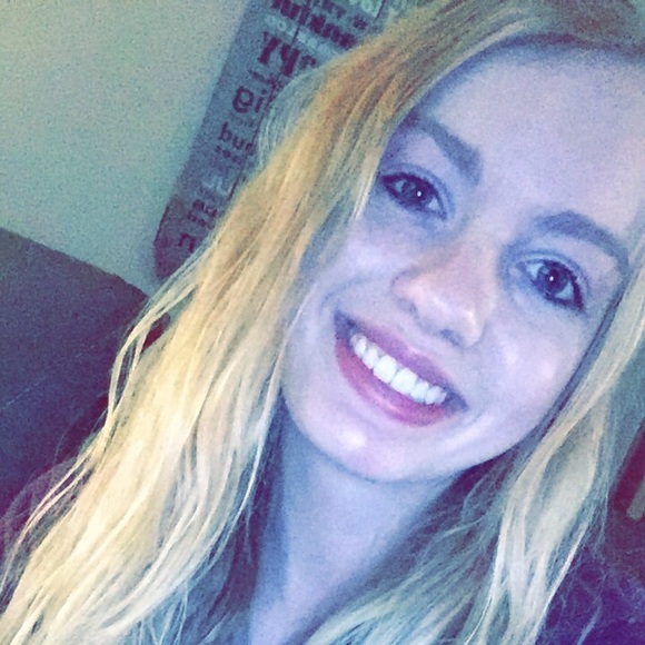 Meet your Posher, Whitney - Picture 1 of 1