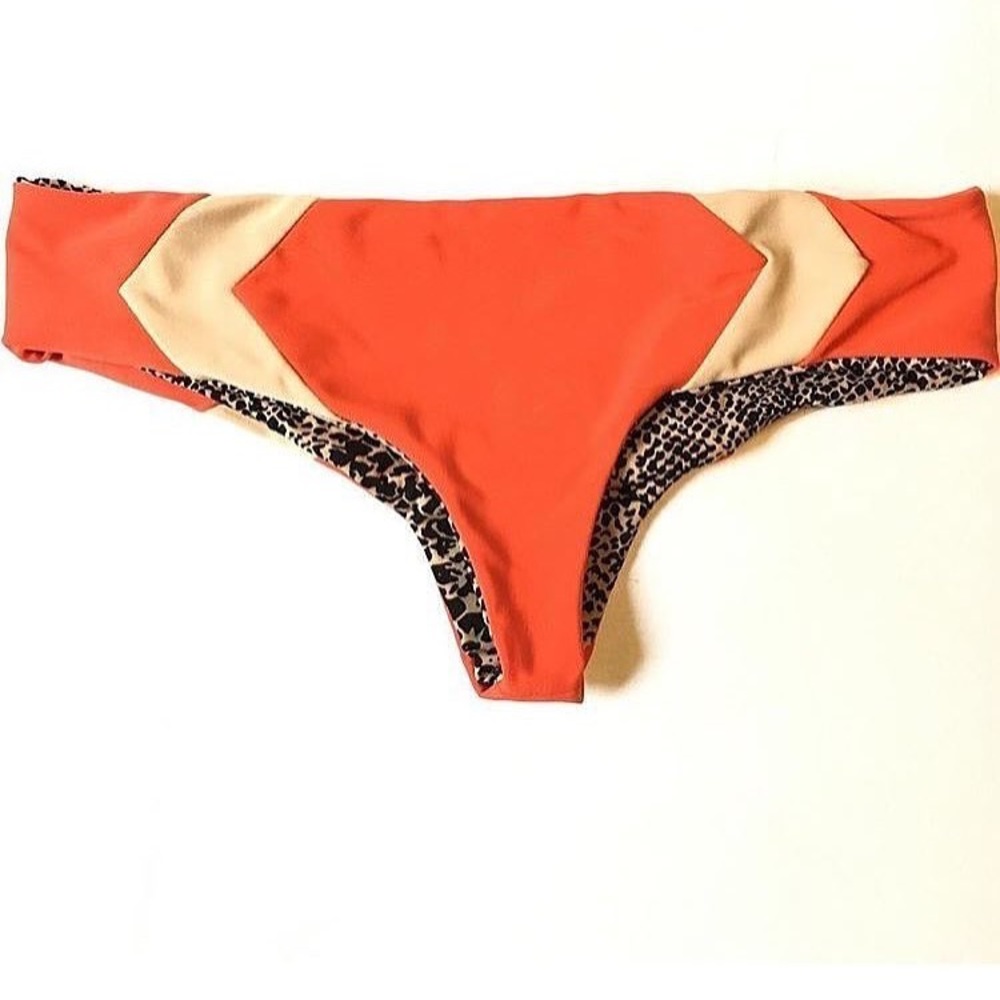 acacia bottoms