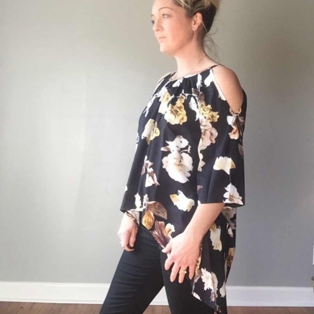 Floral Cold Shoulder Top - Picture 4 of 7