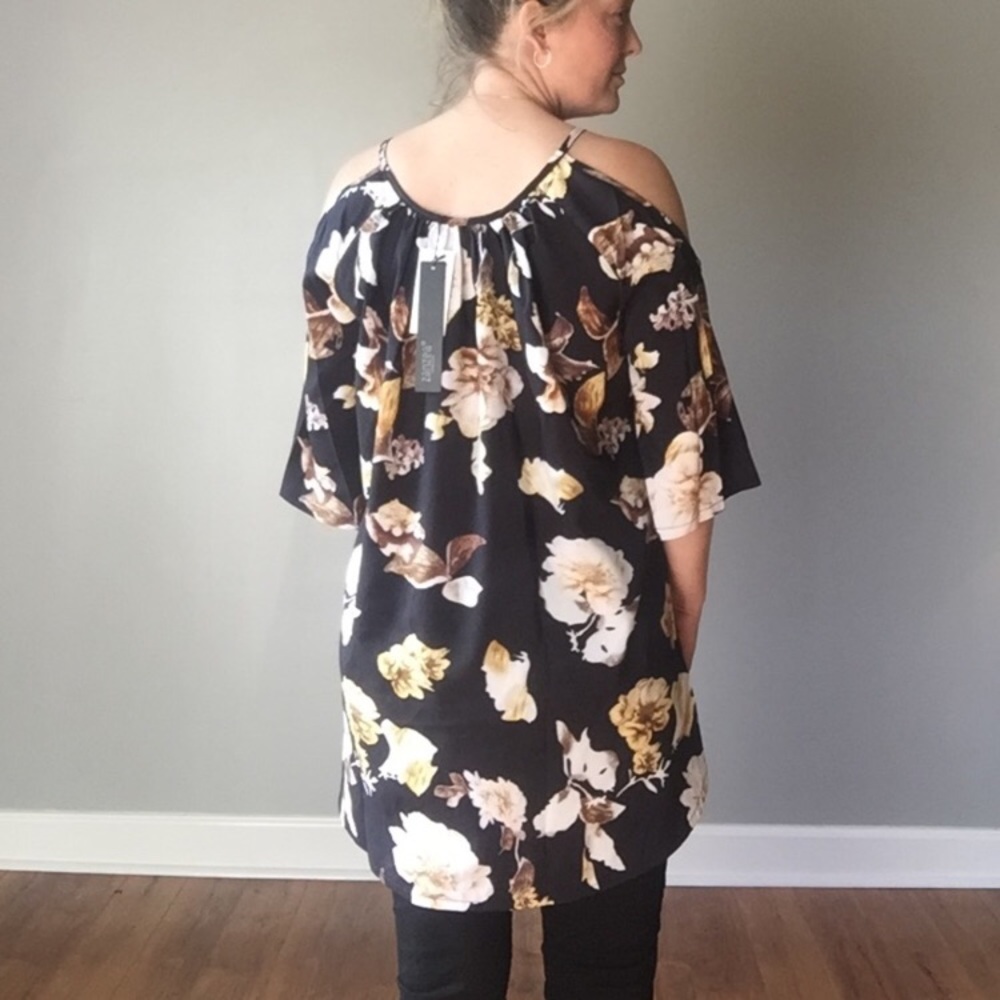 Floral Cold Shoulder Top - Picture 5 of 7