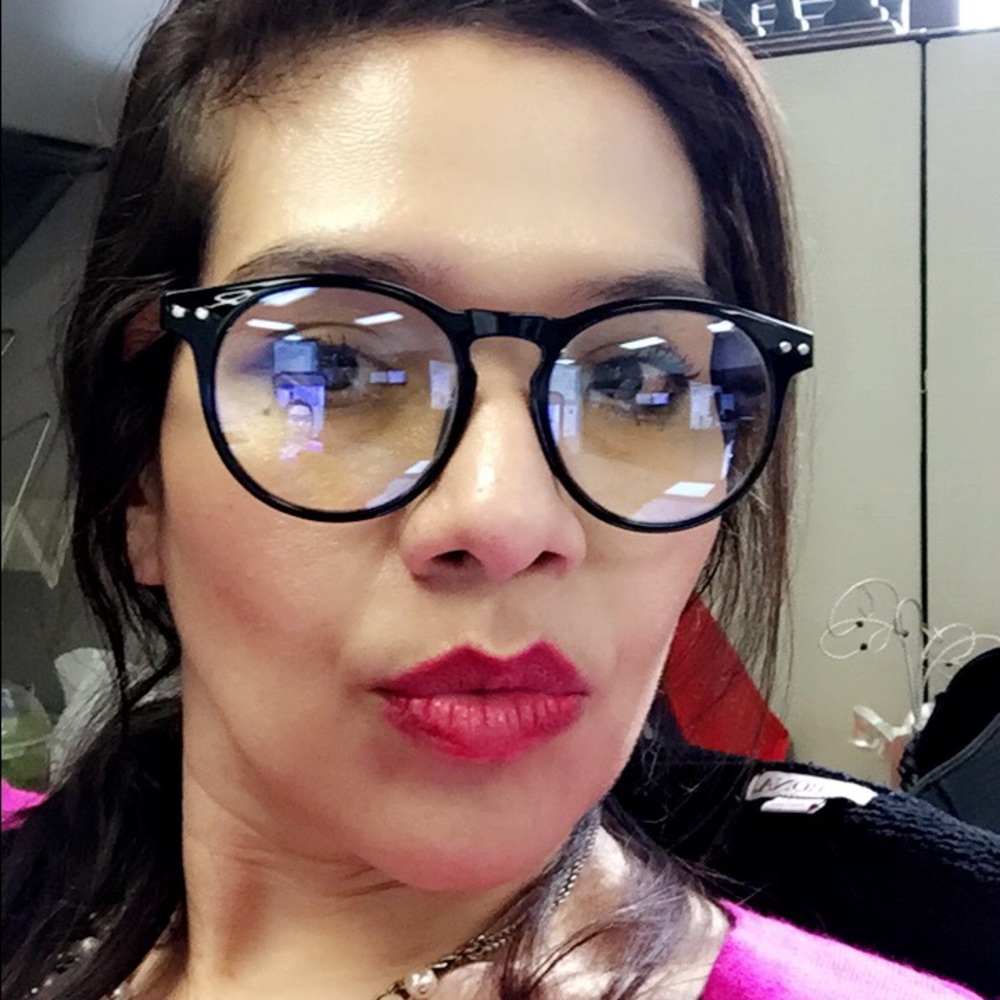 Meet your Posher, Myrna