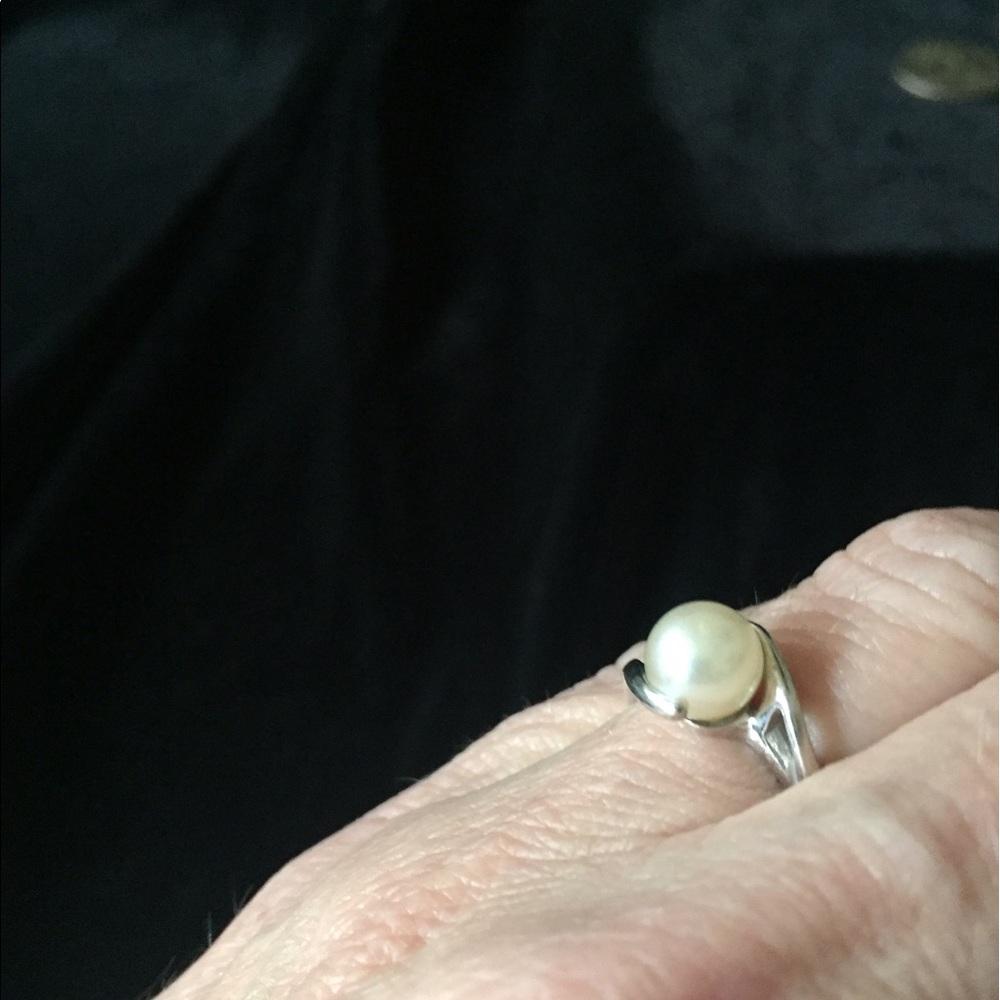 Elegant 7mm Pearl Ring w 14k White Gold Band