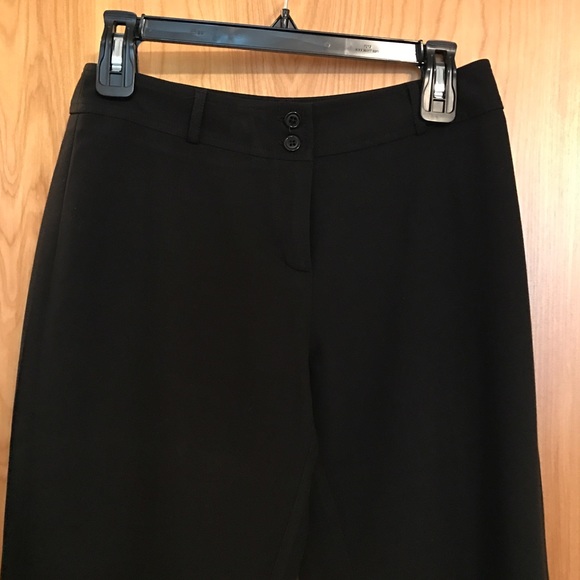 White House Black Market Mid-Rise  Capris - 2 - Picture 3 of 8