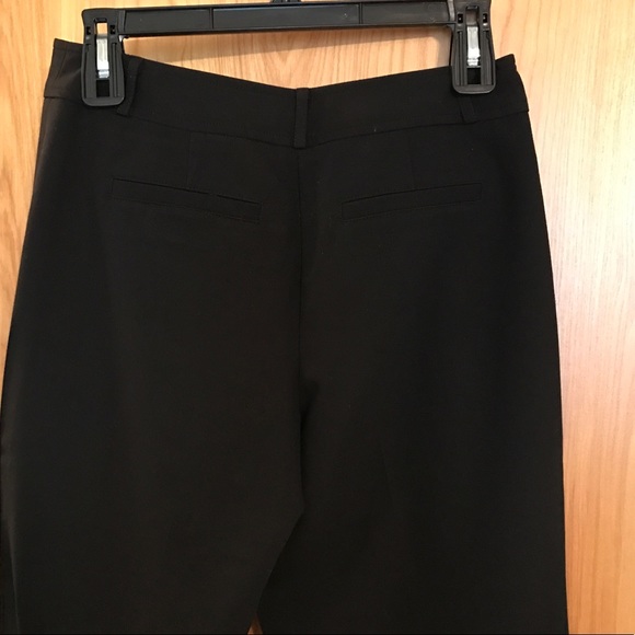 White House Black Market Mid-Rise  Capris - 2 - Picture 4 of 8