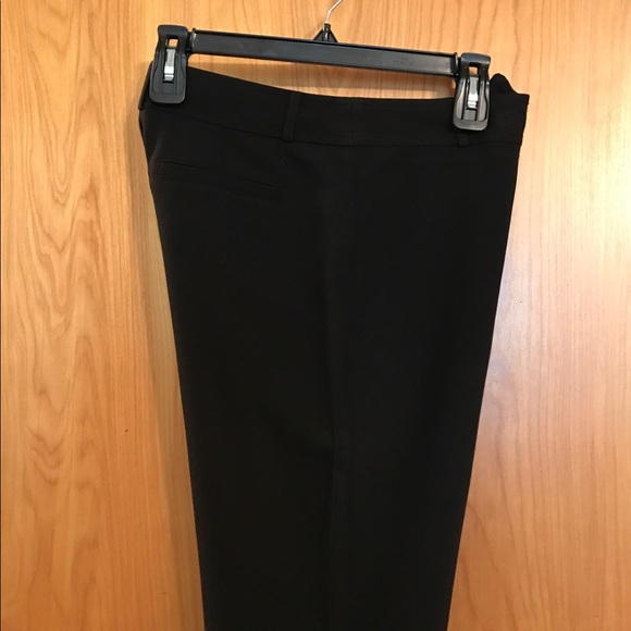 White House Black Market Mid-Rise  Capris - 2 - Picture 6 of 8