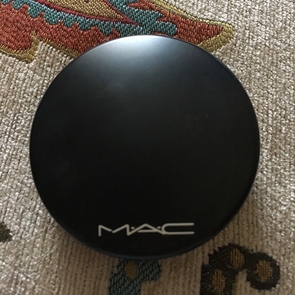 Mac bronzing powder