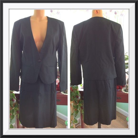 FRESHLY CLEANED-Pyle Limited Skirt Set - Picture 2 of 2