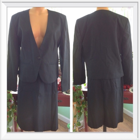 FRESHLY CLEANED-Pyle Limited Skirt Set - Picture 1 of 2