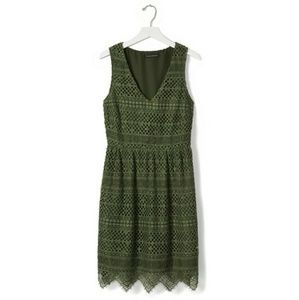 Banana Republic Green V-neck Lace Dress